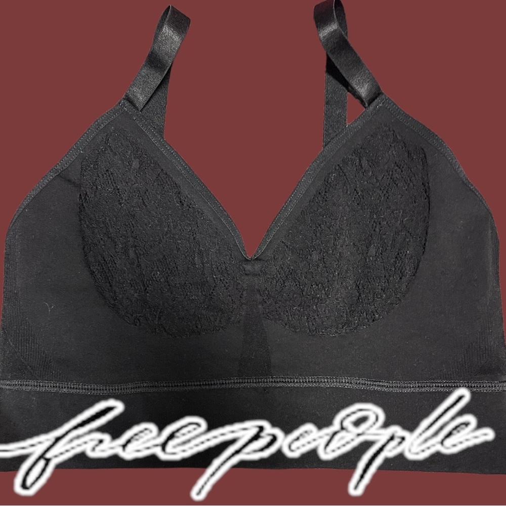 NWOT Free People Intimately sweetheart bra in black. Size XS/S ♥️